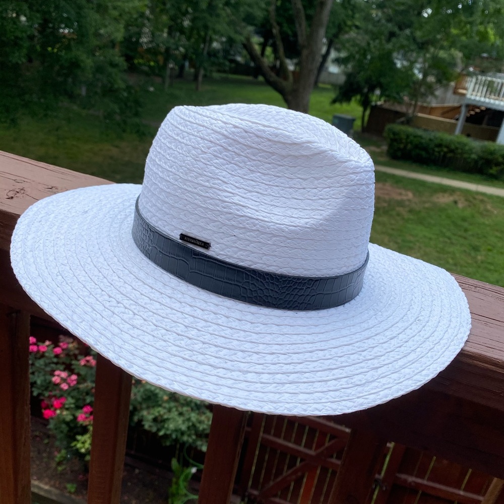 New Hat whait BCNG